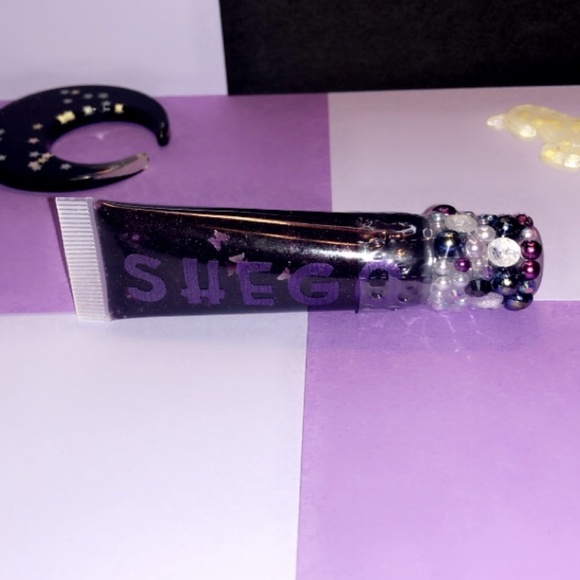 Lip Gloss - Picture 3 of 4